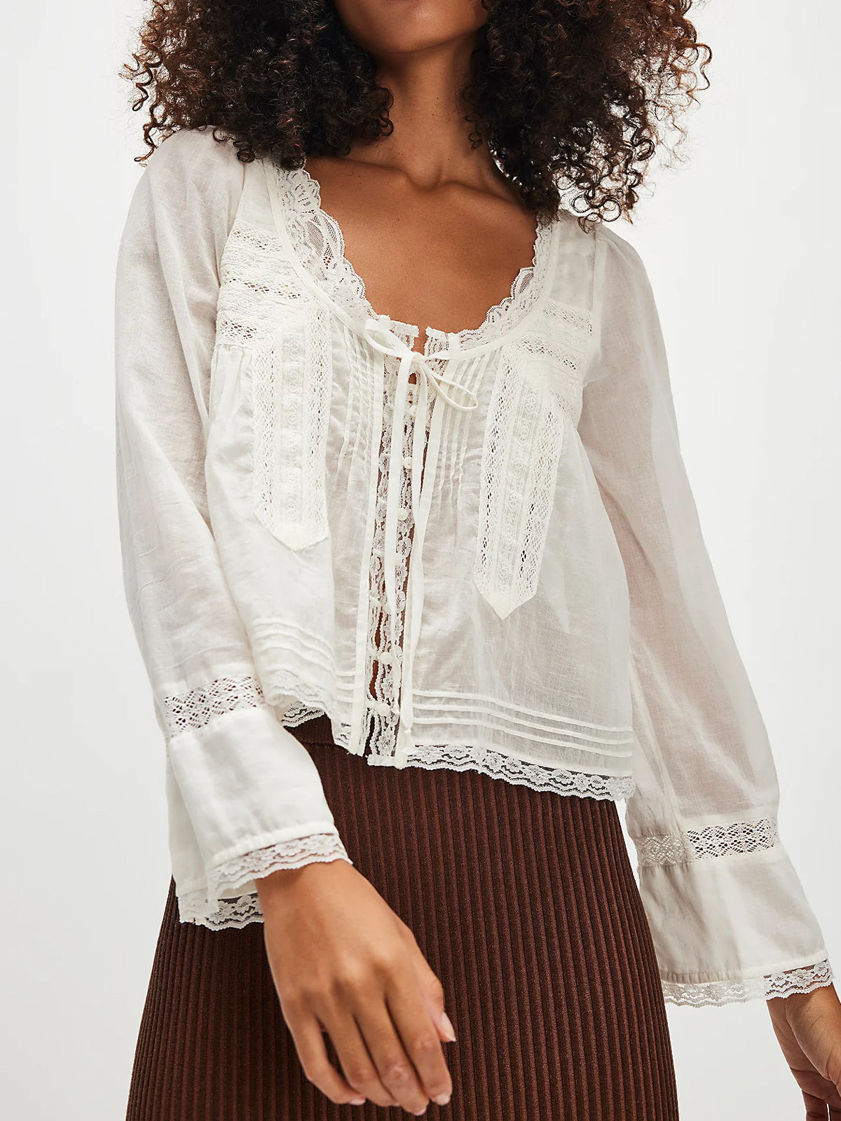 U-shaped Lace Collar Shirt