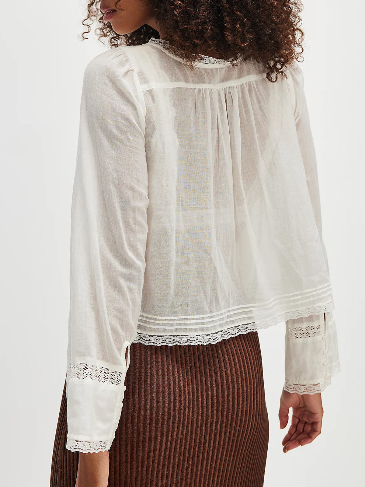 U-shaped Lace Collar Shirt