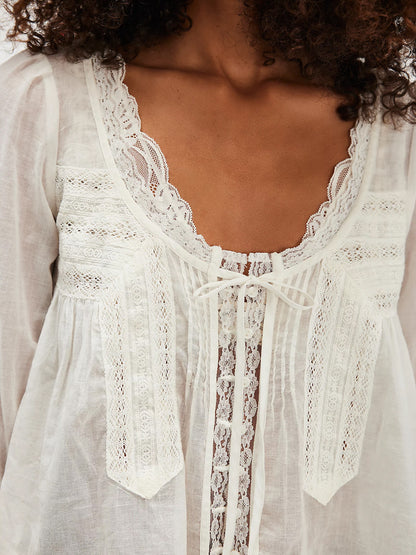U-shaped Lace Collar Shirt
